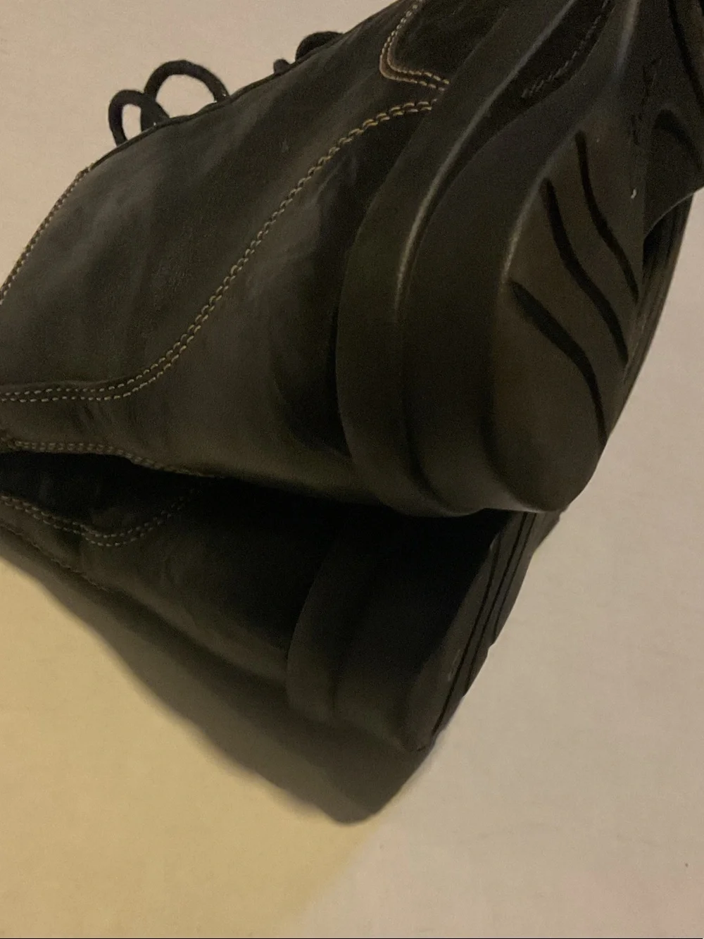 Clarks Men's Black Leather Chukka Boots